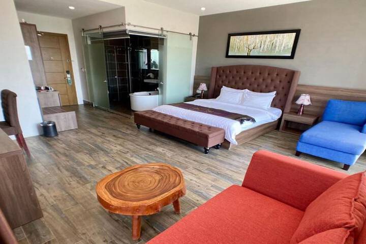Room 18 of 145