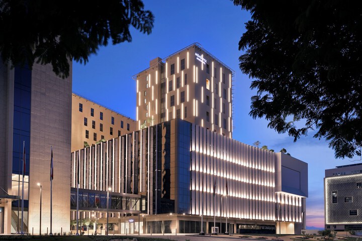 Hotel 100 of 115