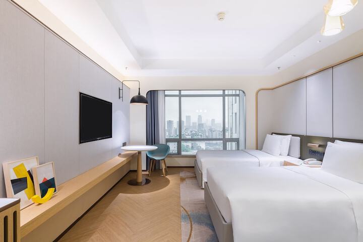 Room 26 of 65
