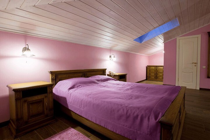 Room 16 of 38