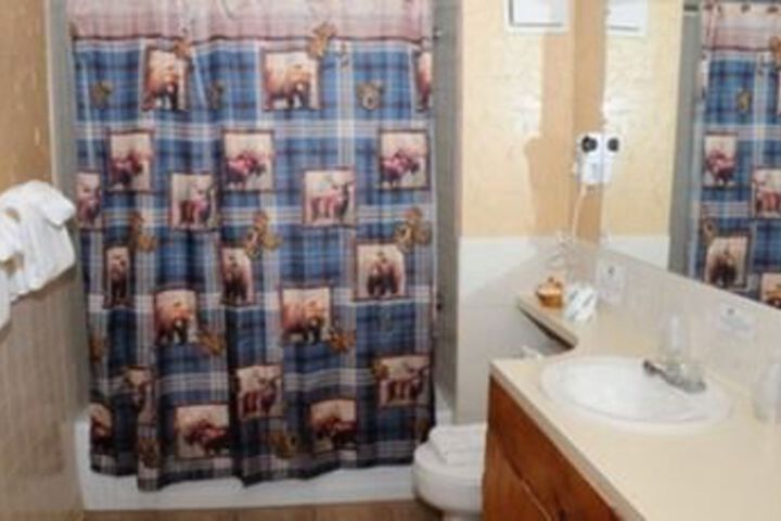 Room 18 of 182