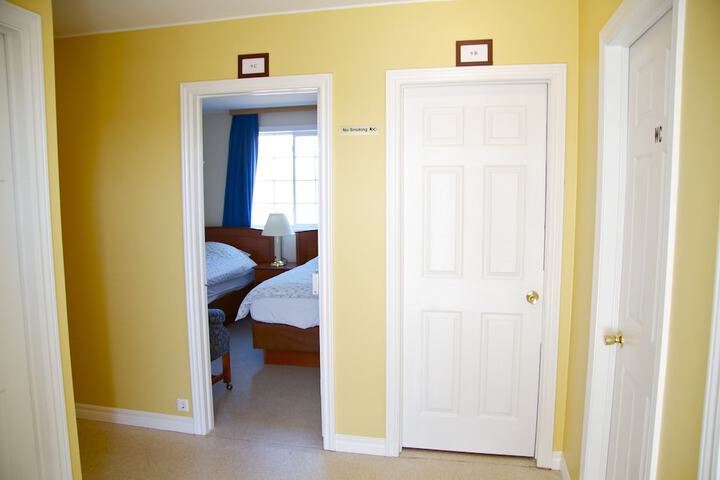 Room 27 of 78