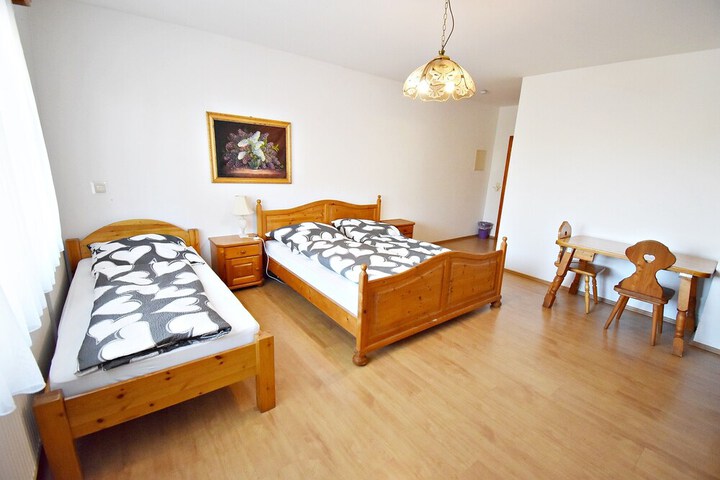 Room 12 of 86