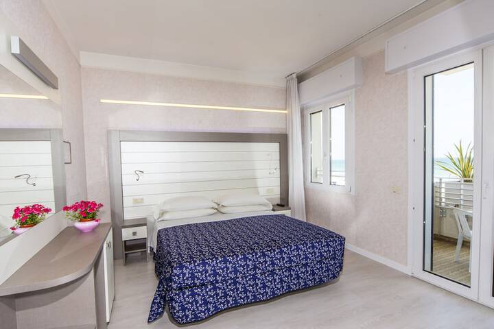 Room 13 of 67