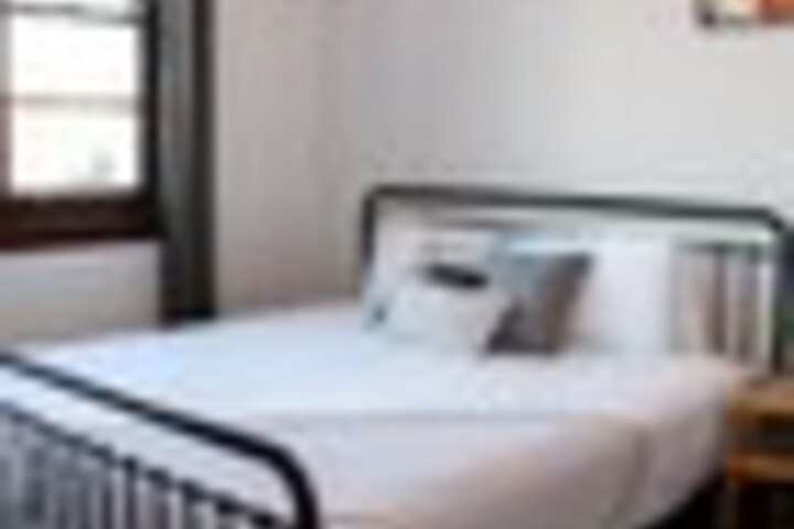 Room 17 of 192