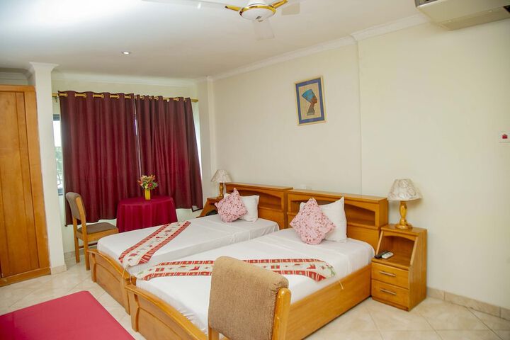 Room 5 of 26