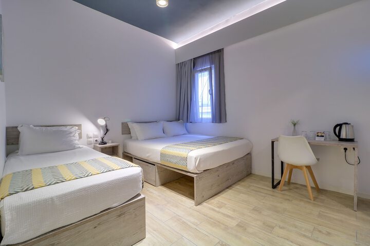 Room 3 of 44