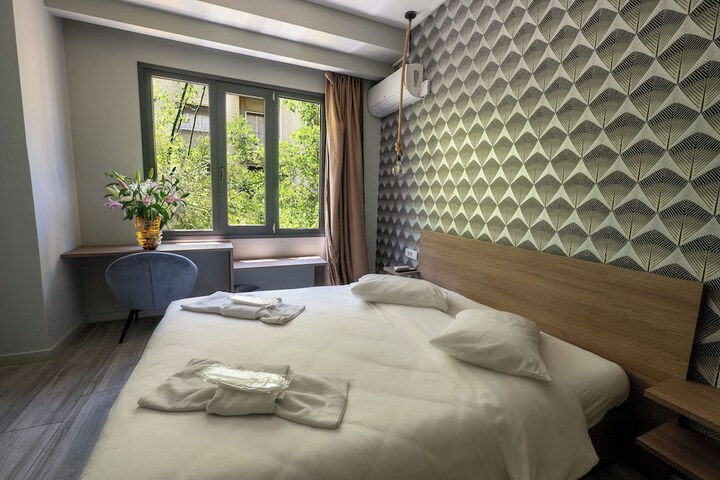 Room 48 of 200