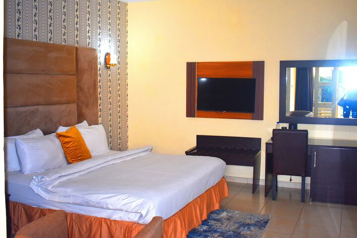 Room 15 of 67