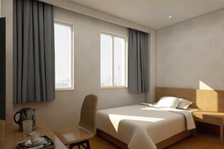Room 6 of 7