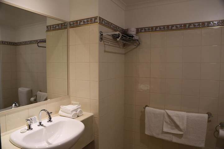 Room 16 of 39