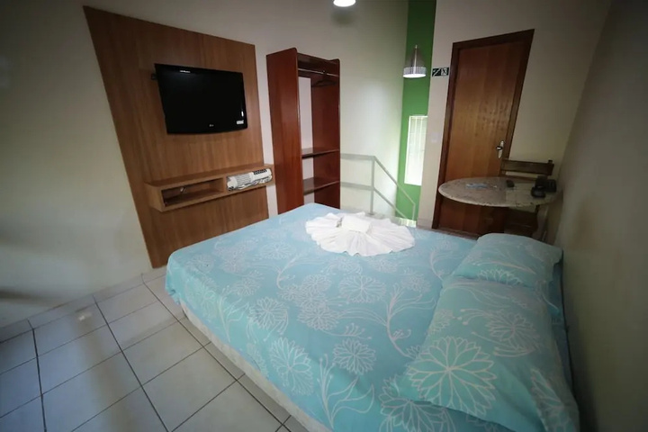 Room 5 of 18