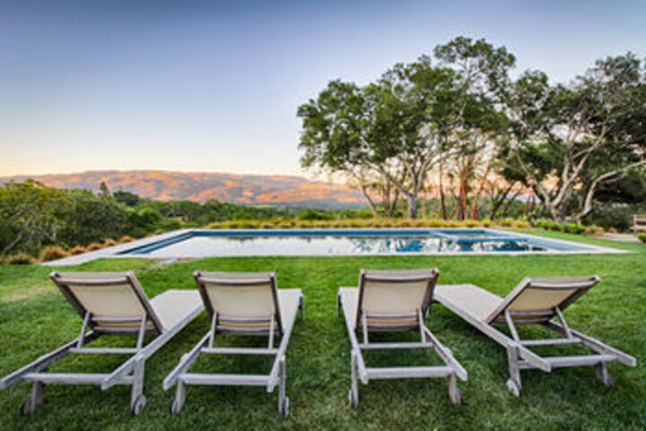 Exterior of Valley View Designer Sonoma Estate