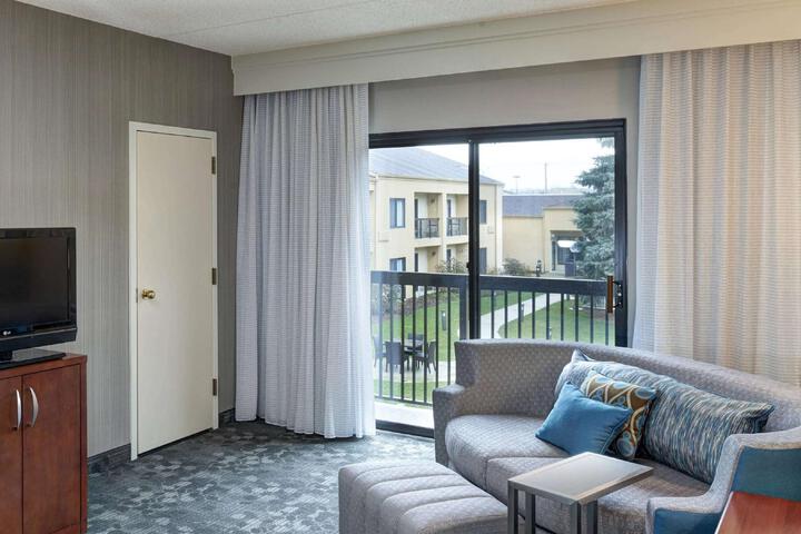 1 King Bed Mobility Hearing Accessible Room Roll in Shower (2 of 13)