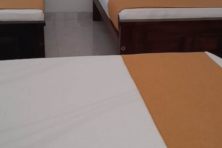 Room 27 of 64