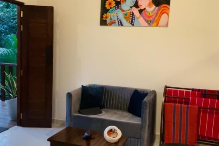 Room 2 of 12