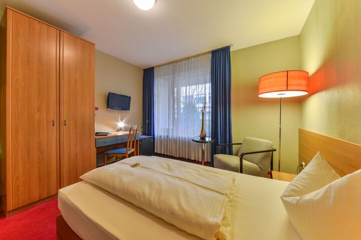 Room 49 of 64