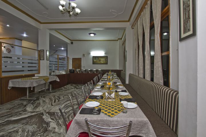 Dining 35 of 43