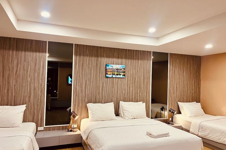 Room 36 of 164