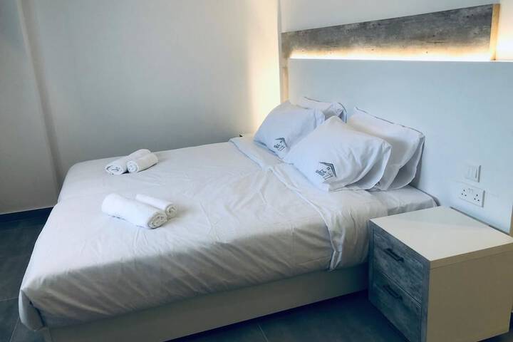 Room 26 of 99