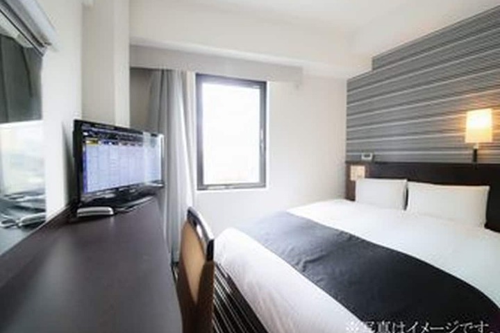 Room 5 of 24