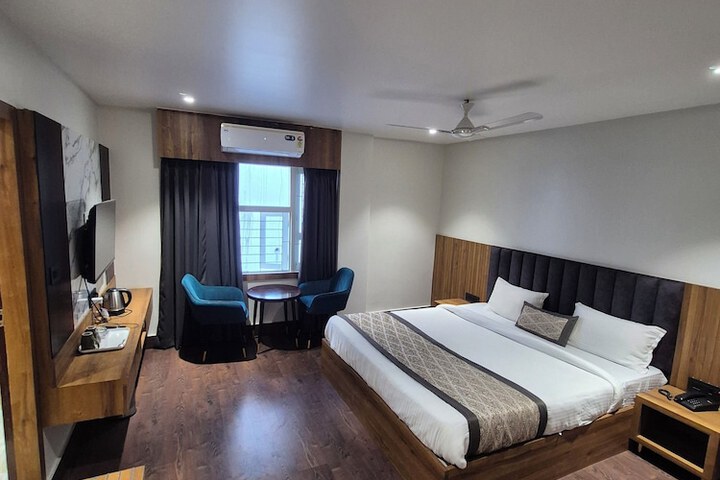 Room 7 of 25