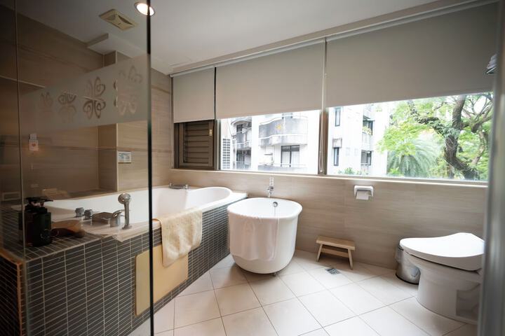 Clean Restrooms