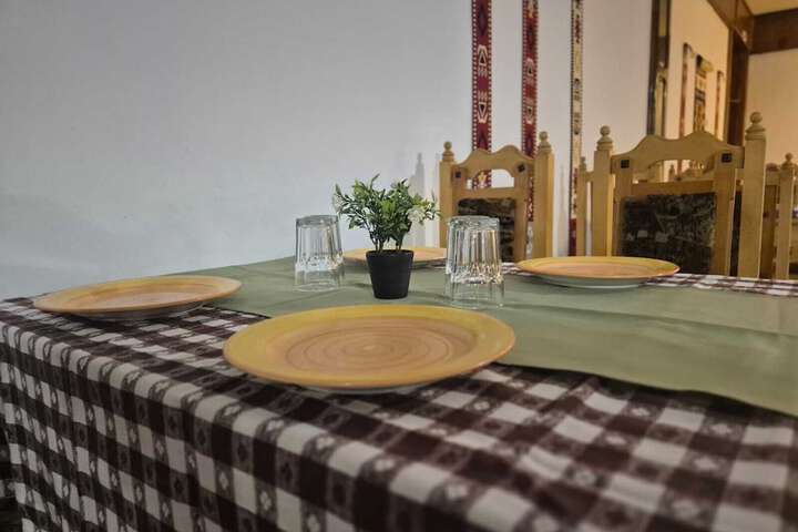 Dining 52 of 90