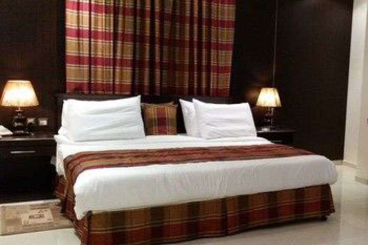 Room 12 of 19