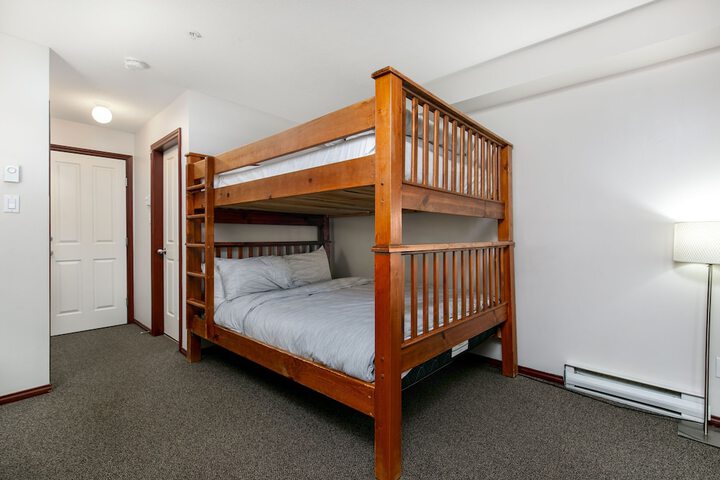 Room 19 of 227