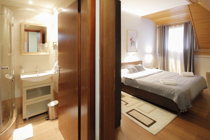 Room 17 of 113
