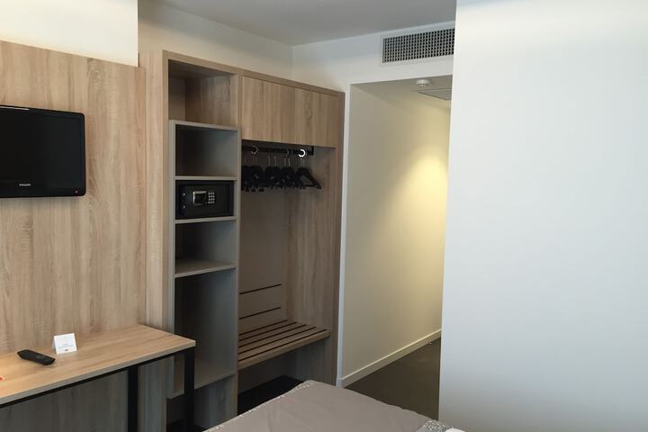 Room 25 of 50