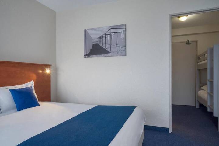 Room 12 of 46