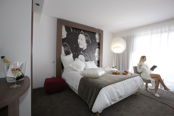 Room 42 of 74