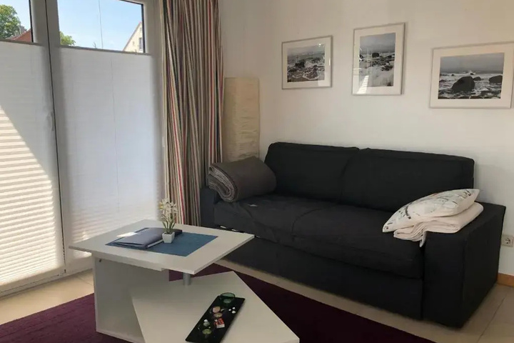 Room 4 of 10