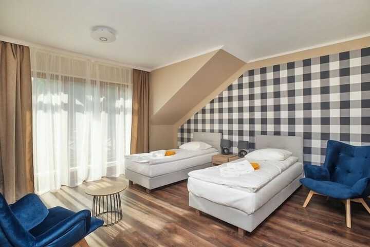 Room 3 of 15