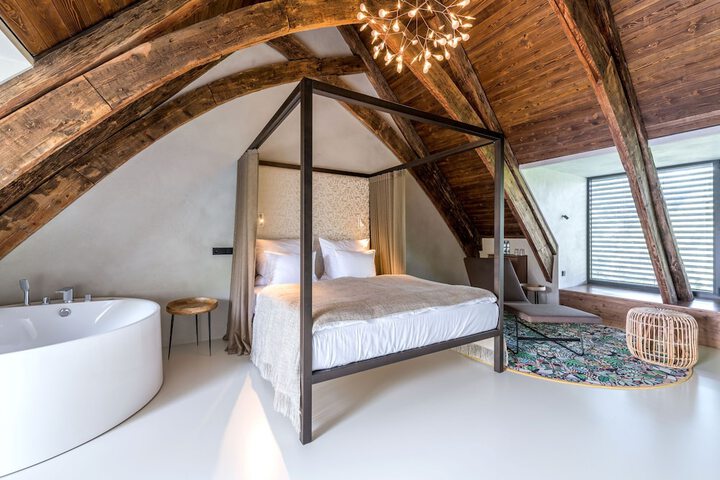 Room 5 of 38