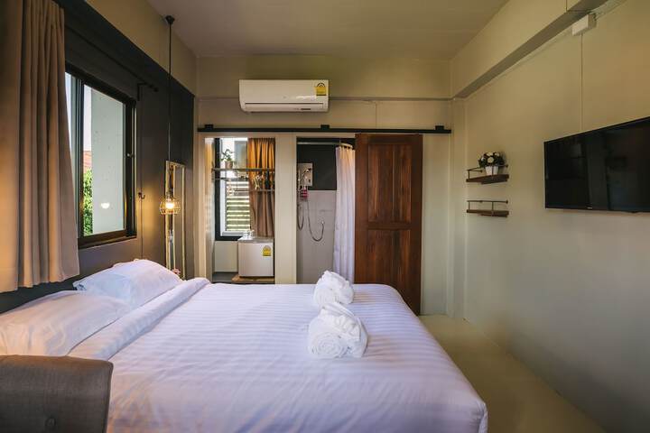 Room 9 of 63