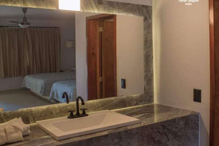Room 4 of 4