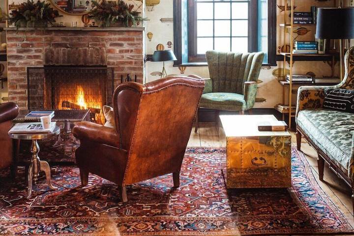 Lounge 117 of 124