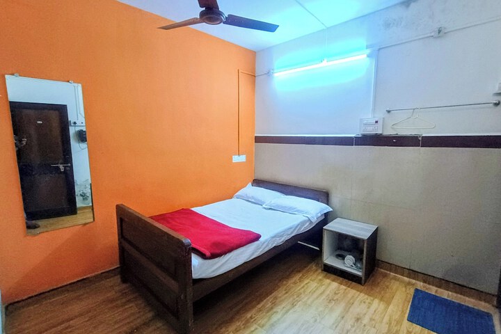 Room 21 of 31