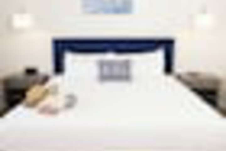Room 14 of 114