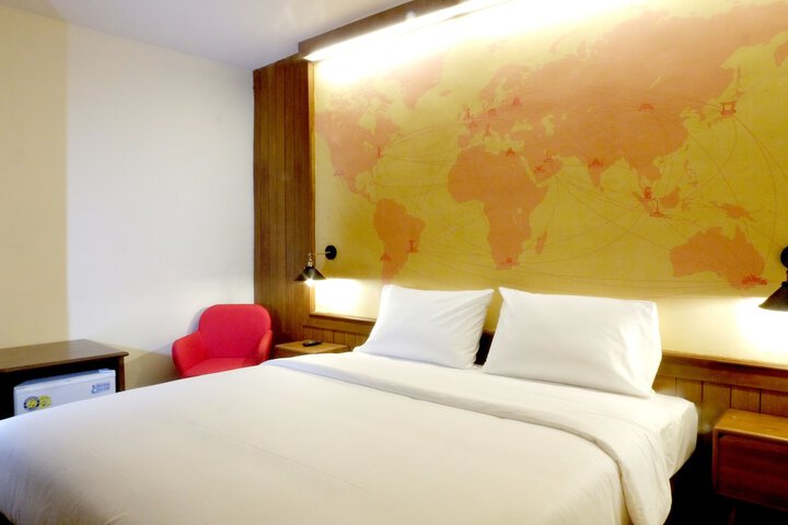 Room 11 of 28