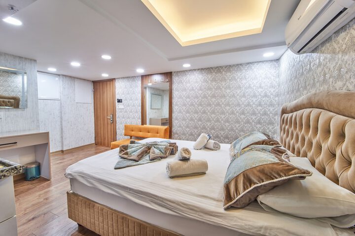 Room 27 of 118