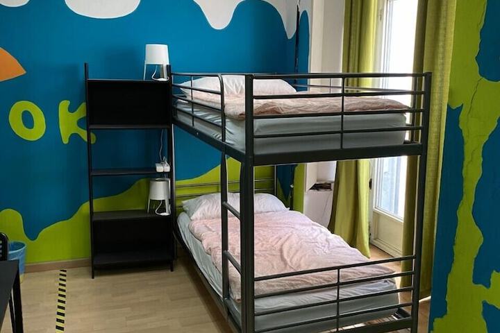 Room 16 of 42