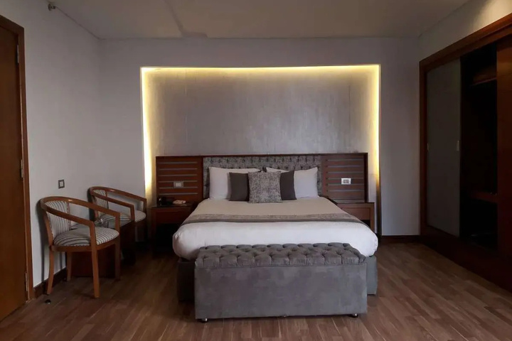Room 2 of 6