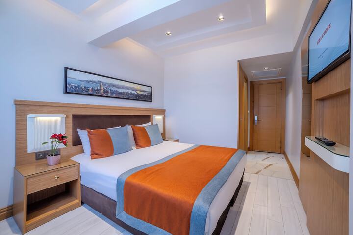 Room 28 of 66