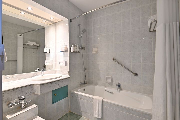 Room 60 of 114
