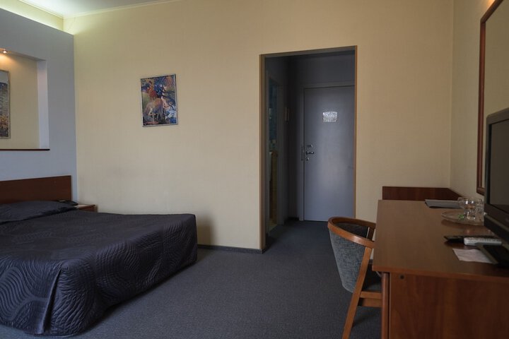 Room 18 of 53