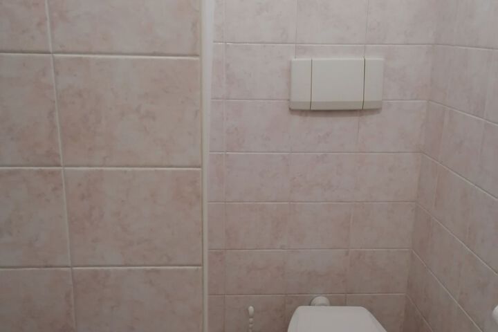 Room 8 of 38
